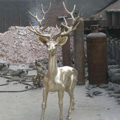 銅雕公園動物梅花鹿